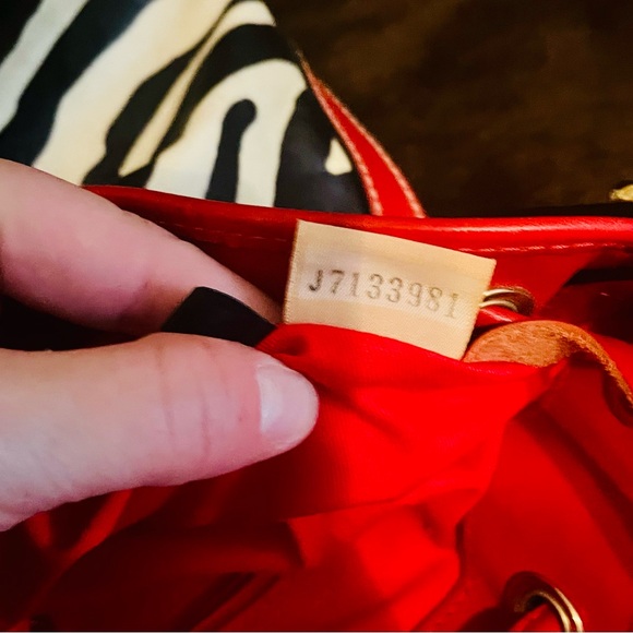 Dooney And Bourke Vintage Serengeti Collection Leather Zebra Bucket Bag - Picture 7 of 7